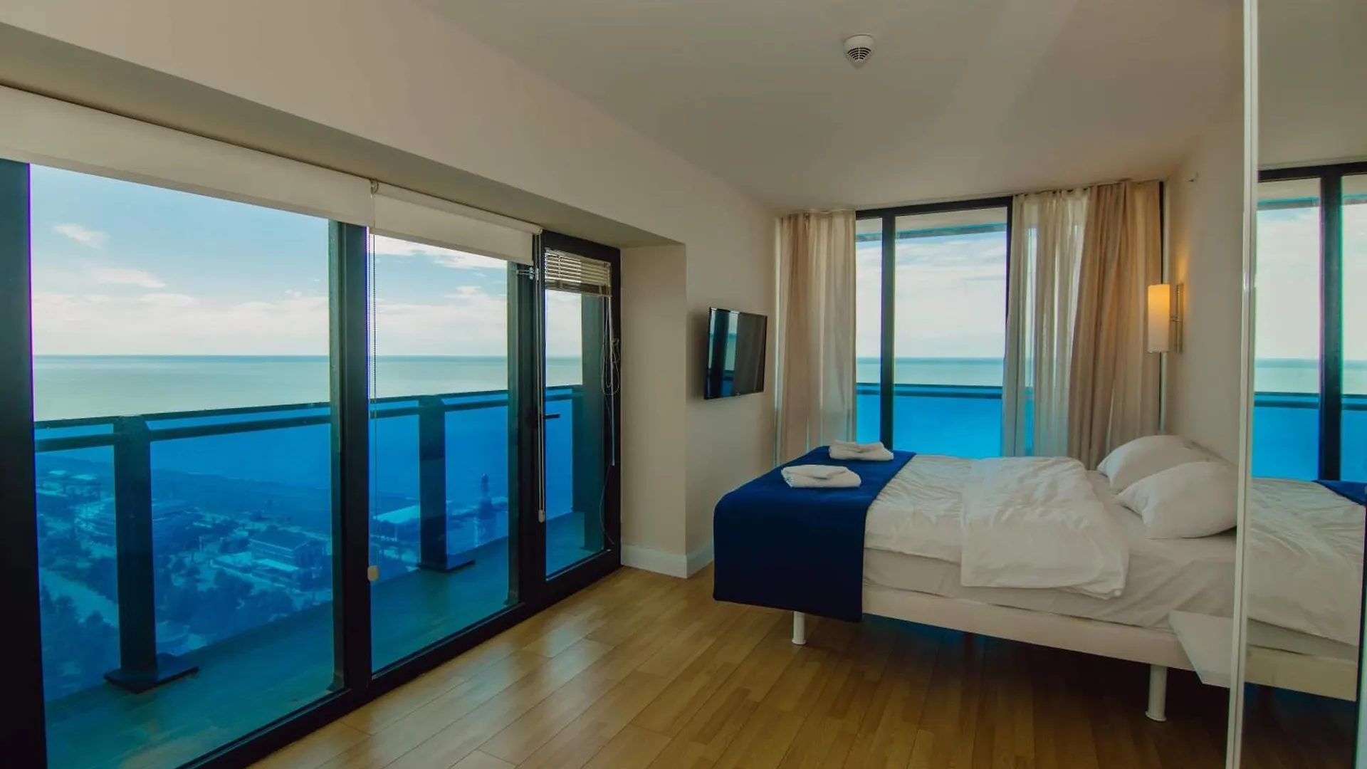 Panorama King Suite Sea View Hotel Batumi 5*,  Geórgia